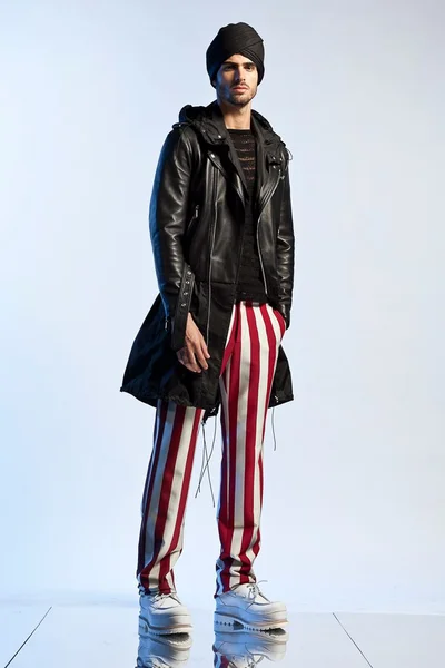 Look 18